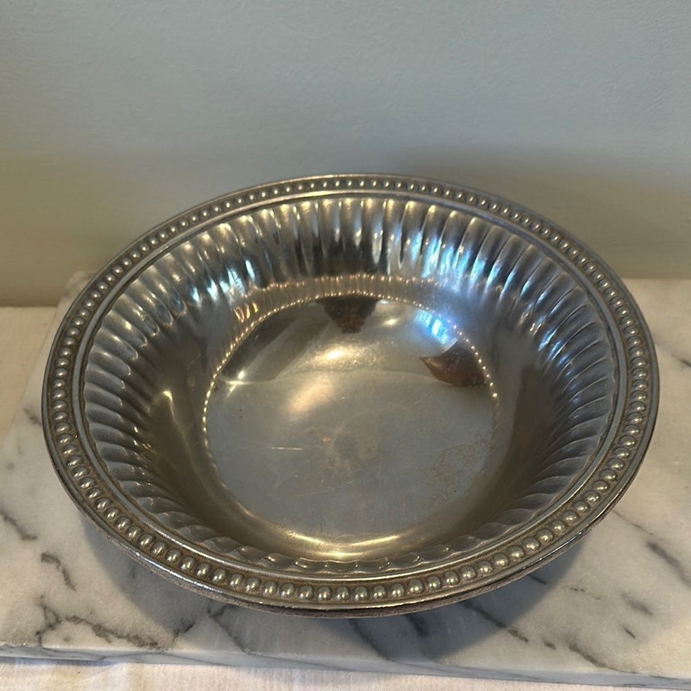 Elegant Silver Decorative Bowl Wilton Armetale beaded rim ribbed pewter bowl USA